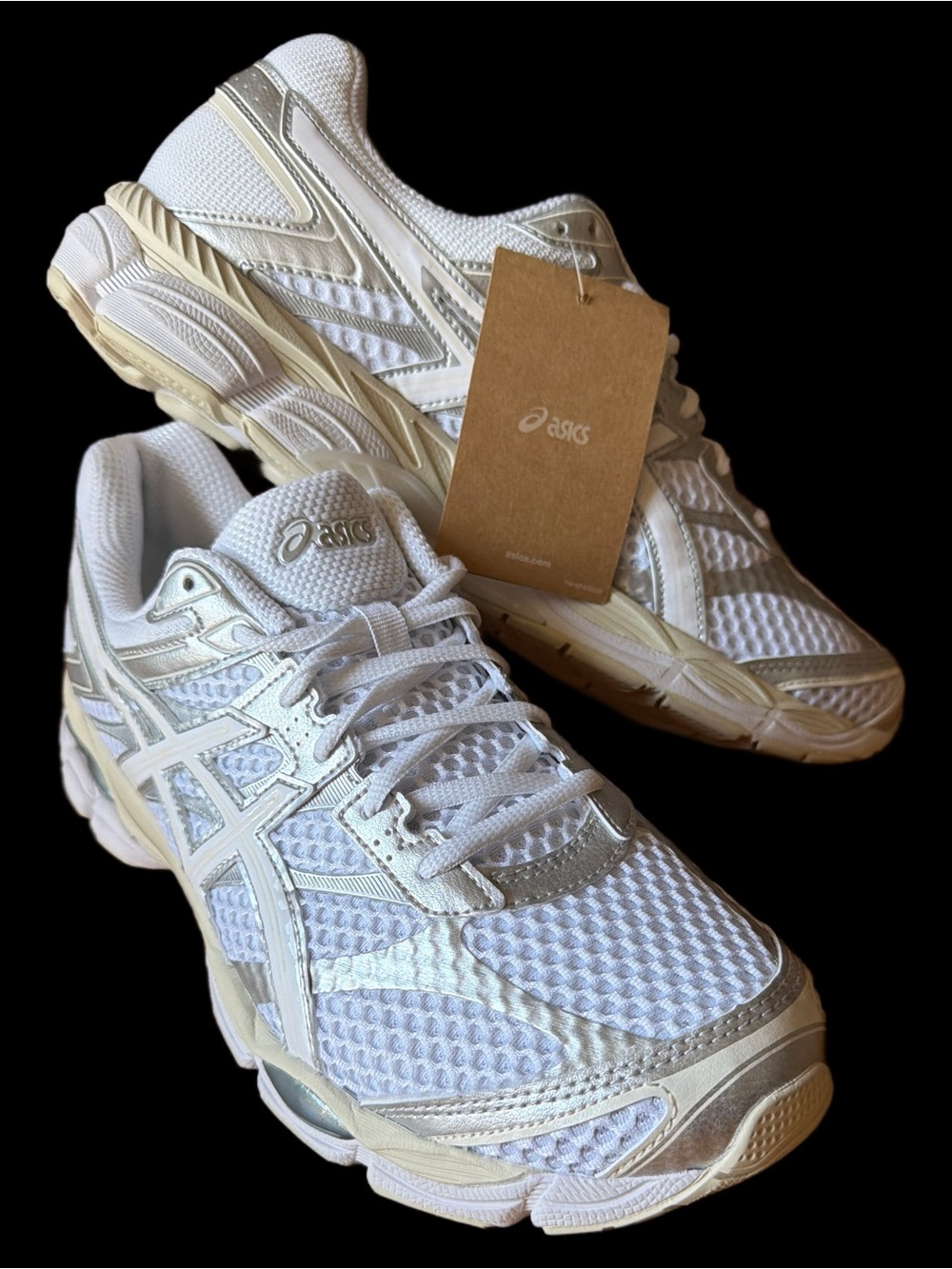 Asics GEL CUMULUS 16 White and Cream Mesh Lifestyle Runners Men’s size 10.5 NEW